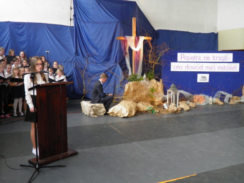 Popatrz na krzyż - misterium wielkanocne